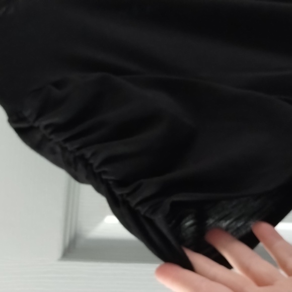 BLACK TOP - Picture 3 of 8